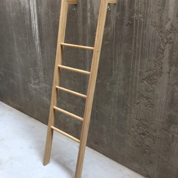 TB.3 Kleiderleiter - Light Oak