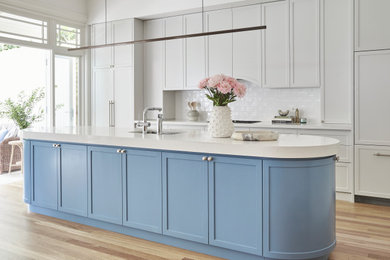 Transitional kitchen in Sydney.