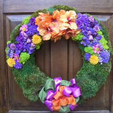 Fall wreaths and planters