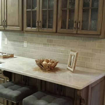 FT Berkshire Oak floor and Soci Cappucino Crackled 3x6 backsplash