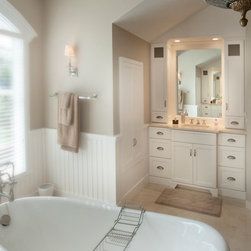 Bethesda, MD - Traditional - Bath - Bathroom Cabinets