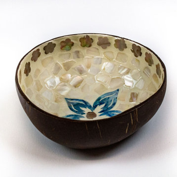 La Pastiche Asiatic Lily Coconut Bowl, 3.5" x 3.5"