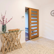 Contemporary Entry by Leimac Building