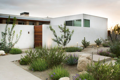 Inspiration for a southwestern home design remodel in Los Angeles