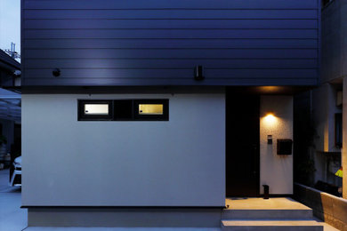京都にあるインダストリアルスタイルのおしゃれな家の外観の写真