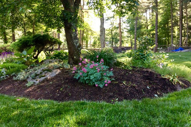 Photo of a traditional landscaping in Boston.