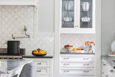 Kitchen - contemporary kitchen idea in New York