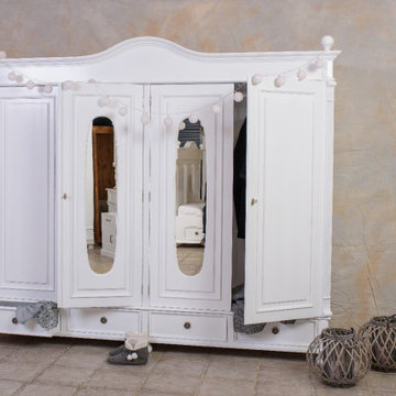 Schrank im Landhausstil
