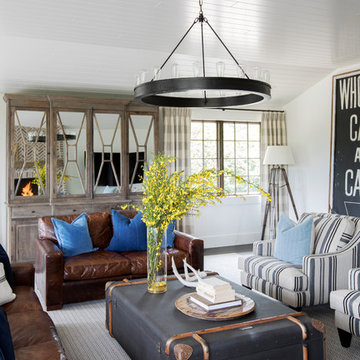 Langley Historical Farmhouse - Living Room