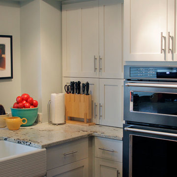 Modern Off-White Kanect Kitchen
