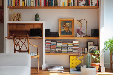 Design ideas for a midcentury home office in Madrid.