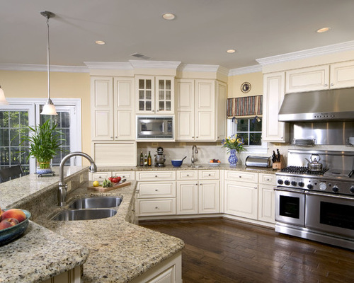 7,588 Traditional Kitchen with Beige Cabinets Design Ideas ...