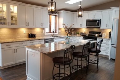 Example of a kitchen design in New York