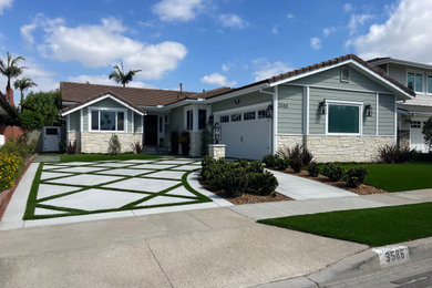 Inspiration for a contemporary landscaping in Los Angeles.