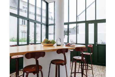 Réalisation d'un bar de salon.