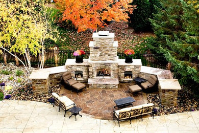Example of a classic patio design in Minneapolis