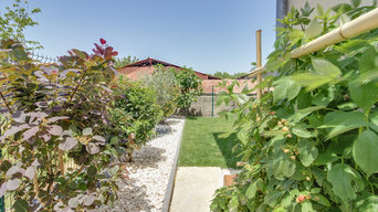 Aménagement complet d'un jardin avec terrasse en bois et piscine hors sol