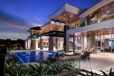 Inspiration for a contemporary home design remodel in Las Vegas