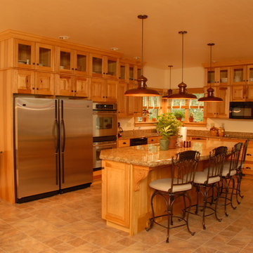 Rustic look with Hickory cabinets from KraftMaid