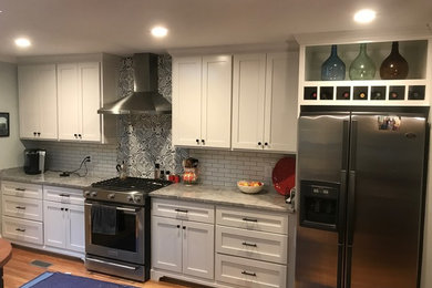 Example of a kitchen design in Atlanta