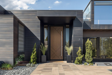 Entryway photo in Toronto