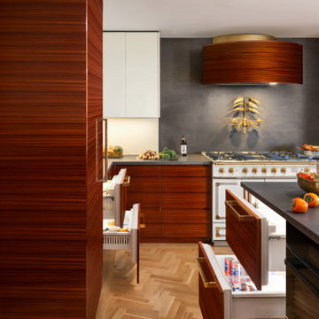 A Sculpted Kitchen in Warm Woods