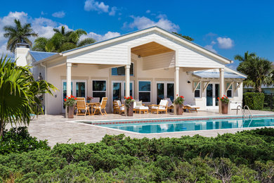 Tropical exterior home idea in Miami