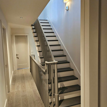 Project #112 | Traditional Staircase with Continuous Rail System
