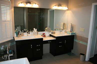 Elegant bathroom photo in Orlando