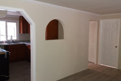 Example of a transitional home design design in Seattle