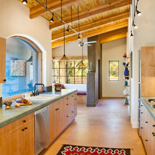 Kitchen peninsula/storage