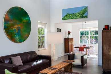 Example of a minimalist living room design in Miami