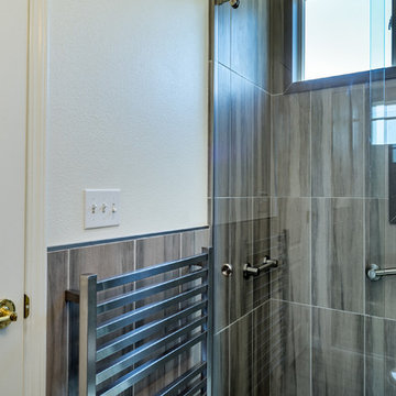 Fieldstone Guest Bathroom - Matching Design