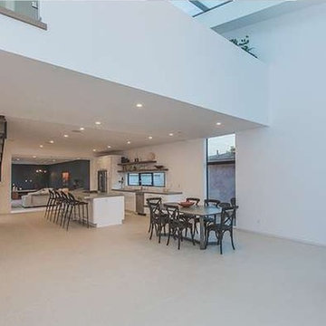 Transitional - Modern Mid Century Staging