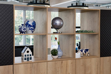 Inspiration for a contemporary closet remodel in Amsterdam