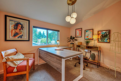 Example of a minimalist home office design in Seattle