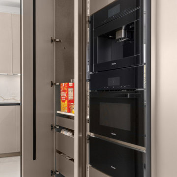 Super-functional Contemporary Kitchen on Long Island