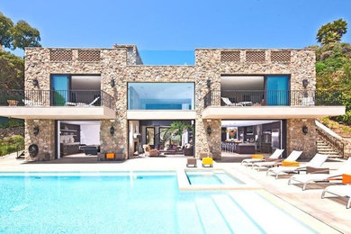 Inspiration for a coastal home design remodel in Los Angeles