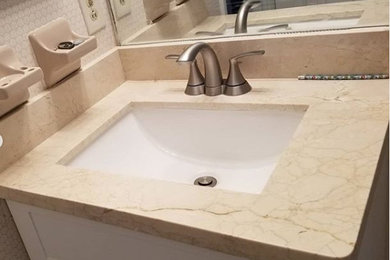 Bathroom photo in Miami