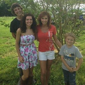 Angie Bond's photo