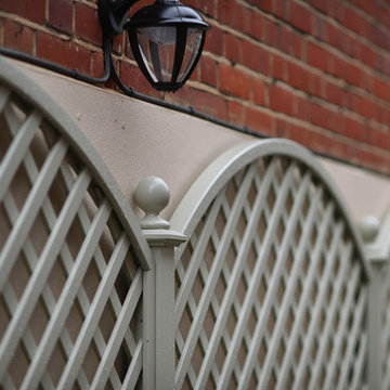 Diagonal Trellis - Making Boring Walls Blossom