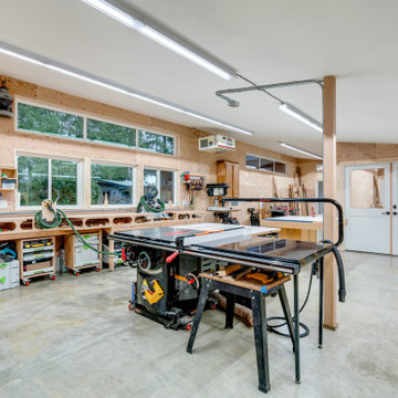 Bellevue Garage & Woodworking Workshop