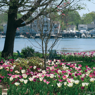 Circular Waterfront Garden - Darien, CT