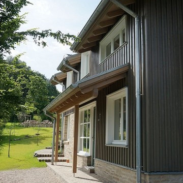 Nebenterrasse mit Überdachung