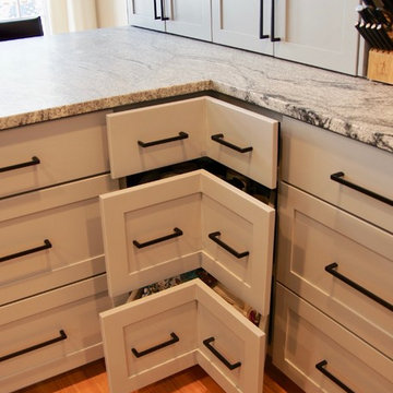 Corner drawers