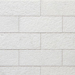 Shift Hammer Field in White - Tile