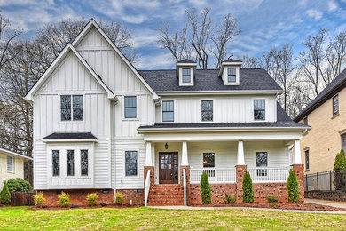Example of an exterior home design in Charlotte