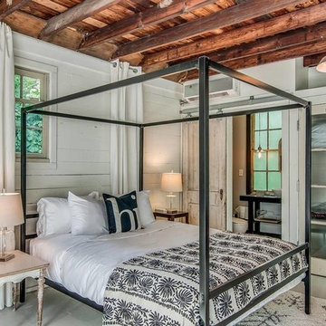 The Bluebird House - Airbnb - Remodeled Garage