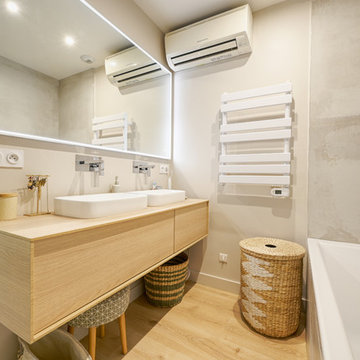 Chambre parentale avec douche et baignoire