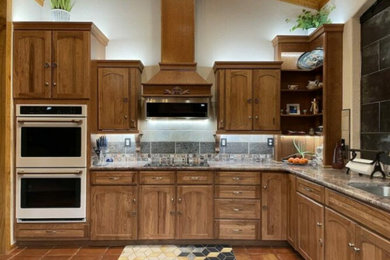 Kitchen - cottage kitchen idea in Denver